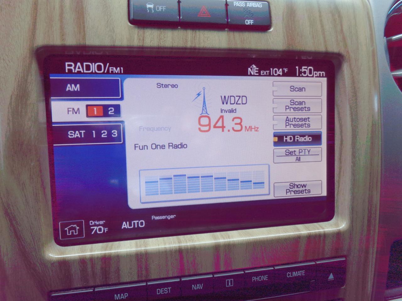 Ford F-150 4WD SuperCrew 145" Lariat 2011