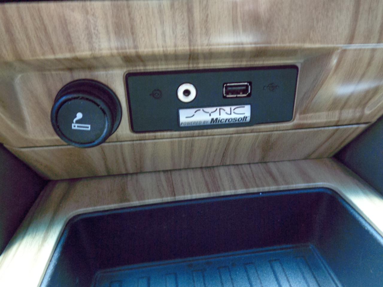 Ford F-150 4WD SuperCrew 145" Lariat 2011