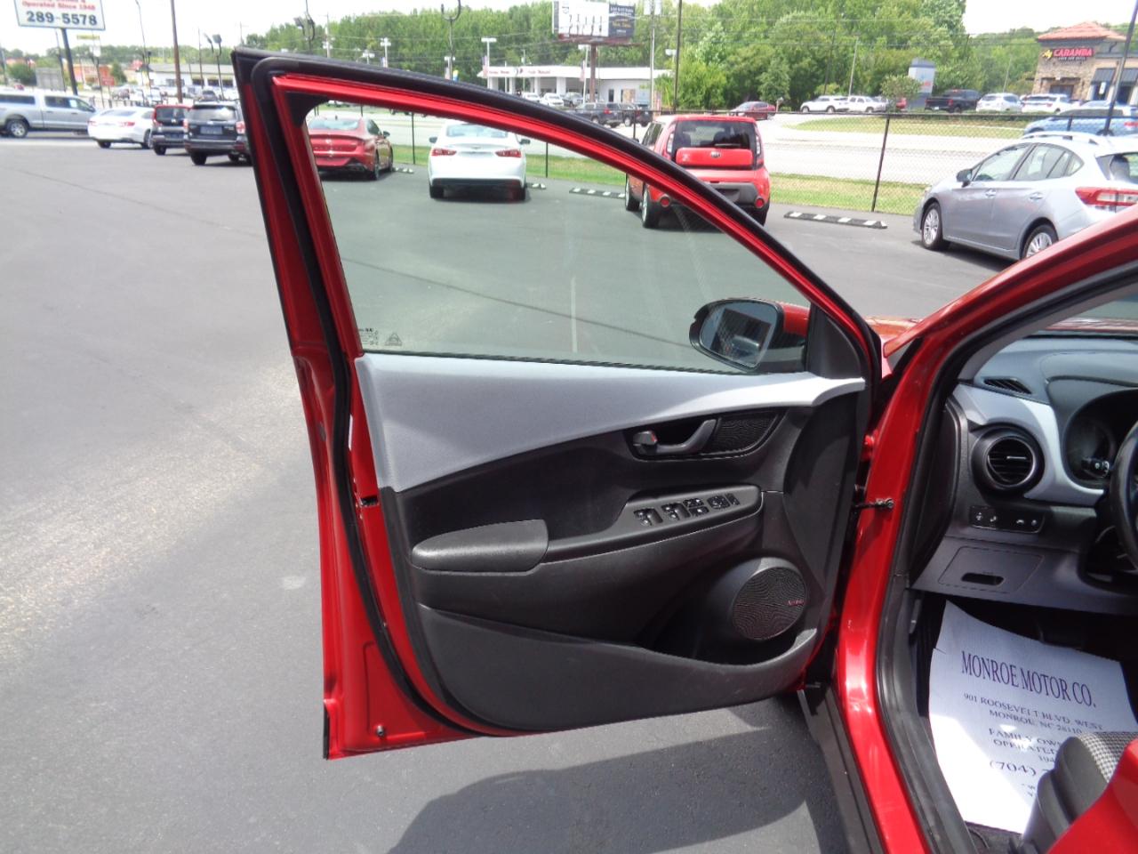Hyundai Kona SEL Plus Auto FWD 2021