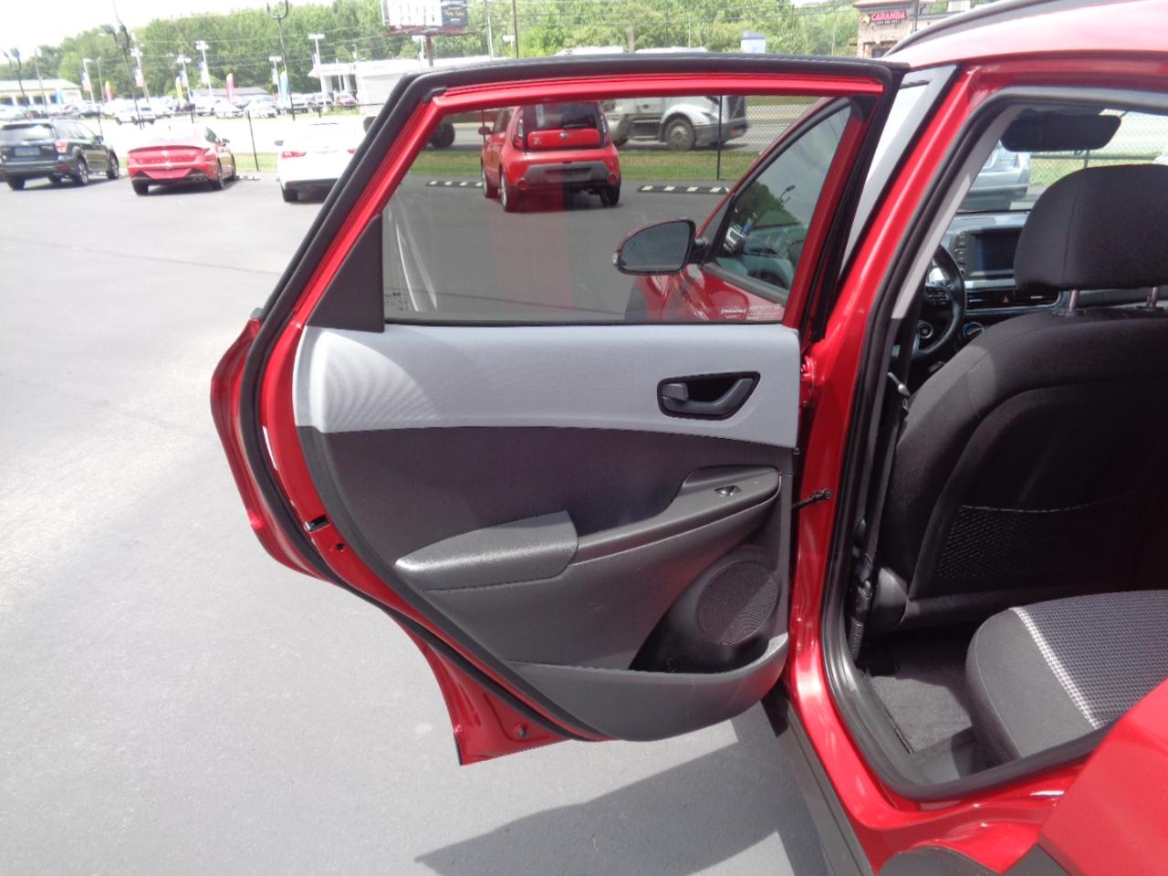 Hyundai Kona SEL Plus Auto FWD 2021