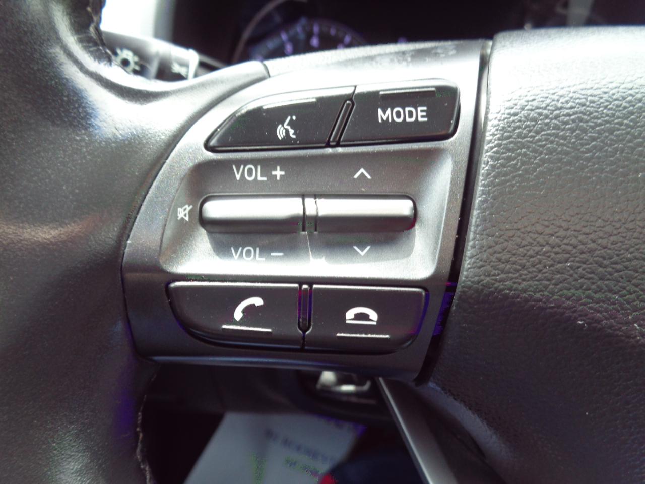 Hyundai Kona SEL Plus Auto FWD 2021