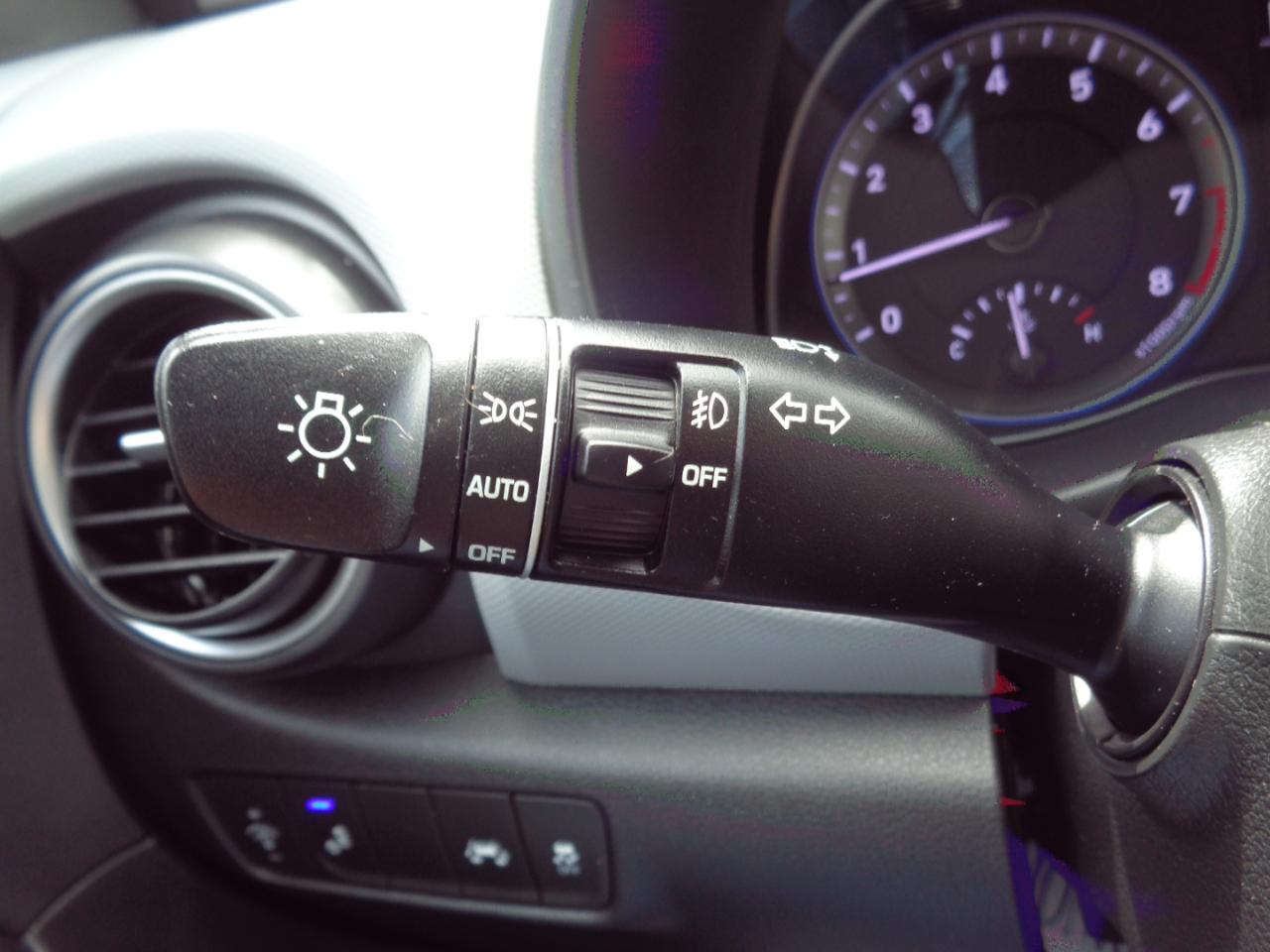 Hyundai Kona SEL Plus Auto FWD 2021