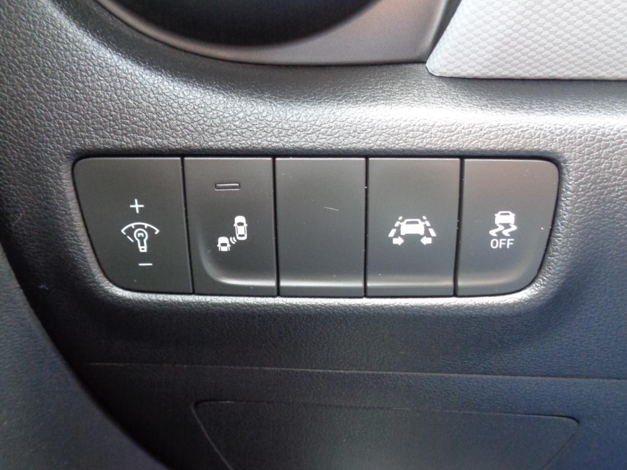 Hyundai Kona SEL Plus Auto FWD 2021