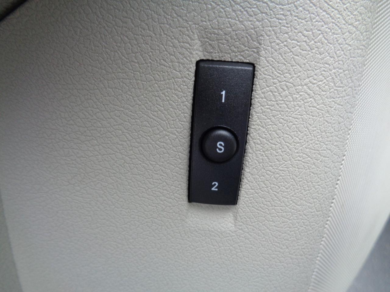 Chrysler 300 4dr Sdn 300C 2006