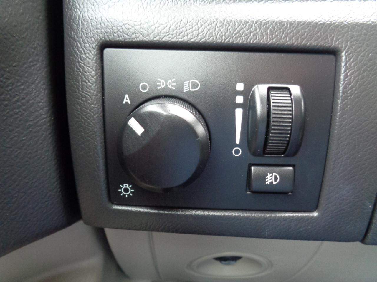 Chrysler 300 4dr Sdn 300C 2006