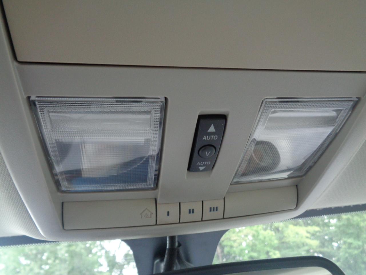 Chrysler 300 4dr Sdn 300C 2006