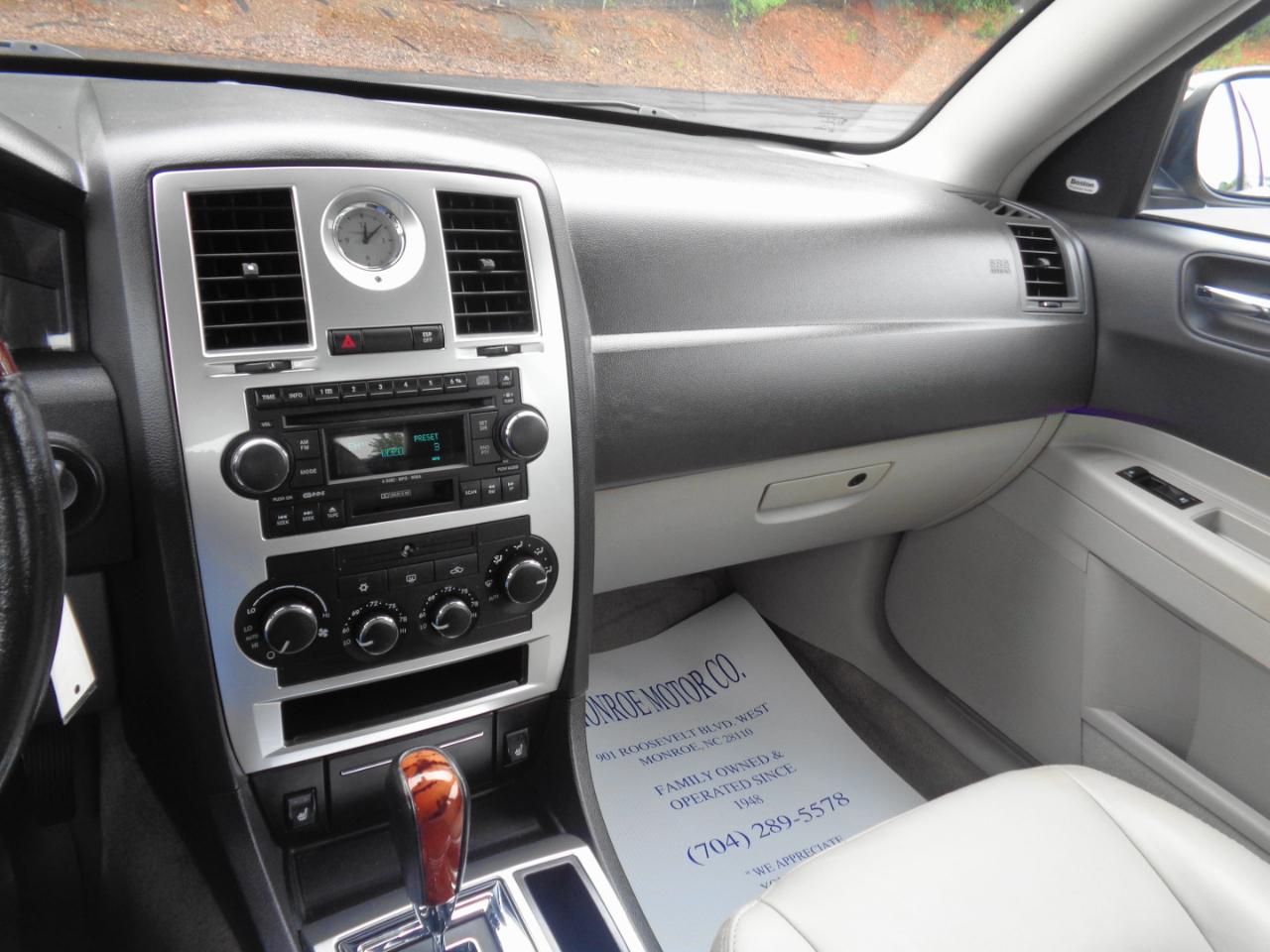 Chrysler 300 4dr Sdn 300C 2006