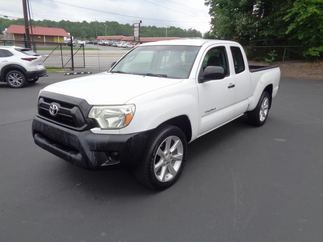 Bright White 2014 Toyota Tacoma Pickup Truck 4X2 Automatic