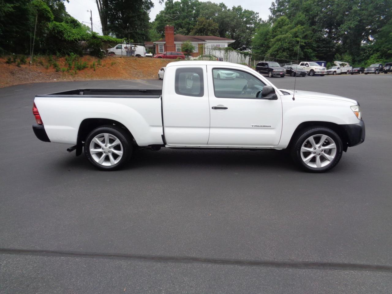 Toyota Tacoma 2WD Access Cab I4 AT (Natl) 2014