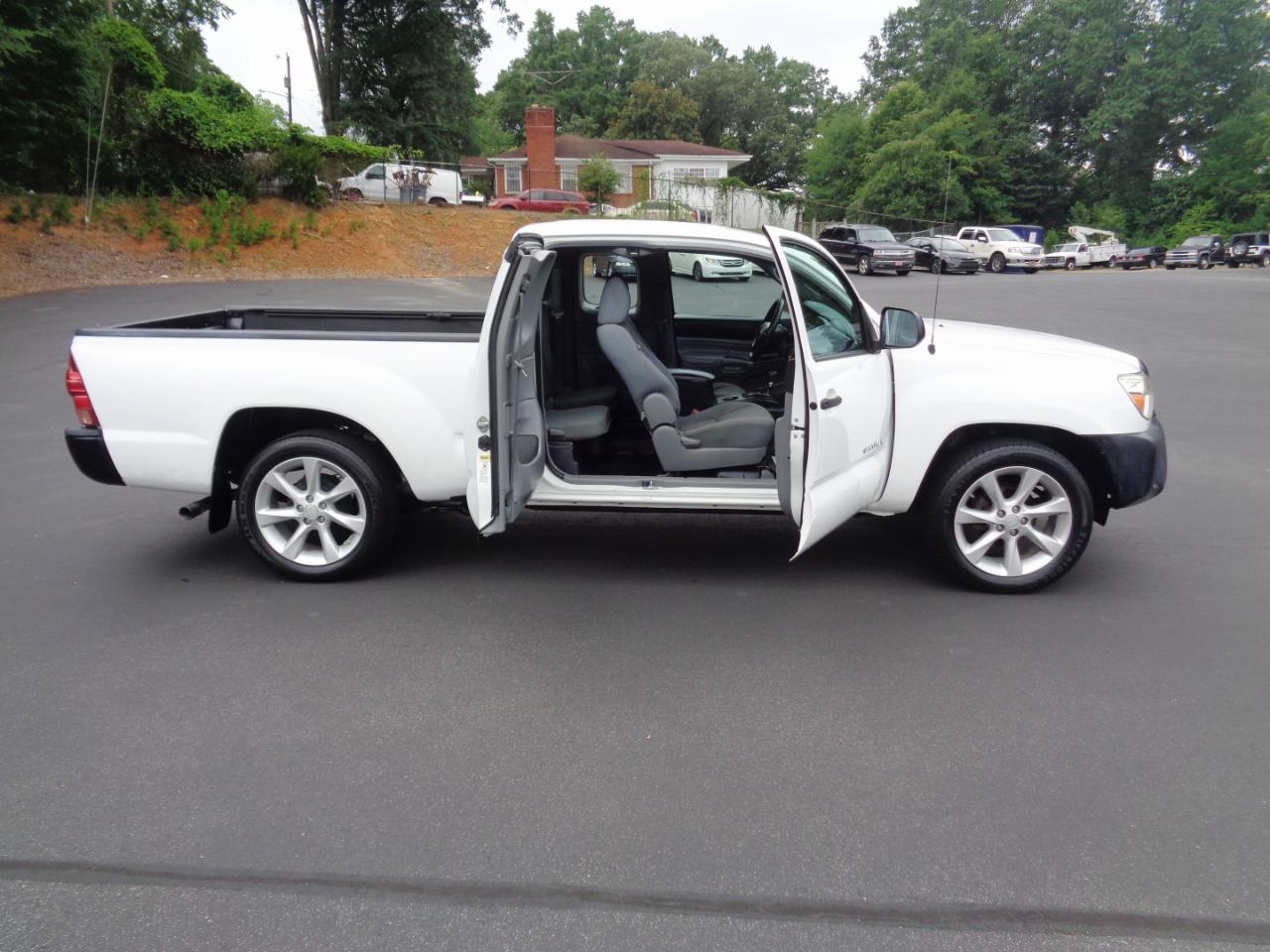 Toyota Tacoma 2WD Access Cab I4 AT (Natl) 2014