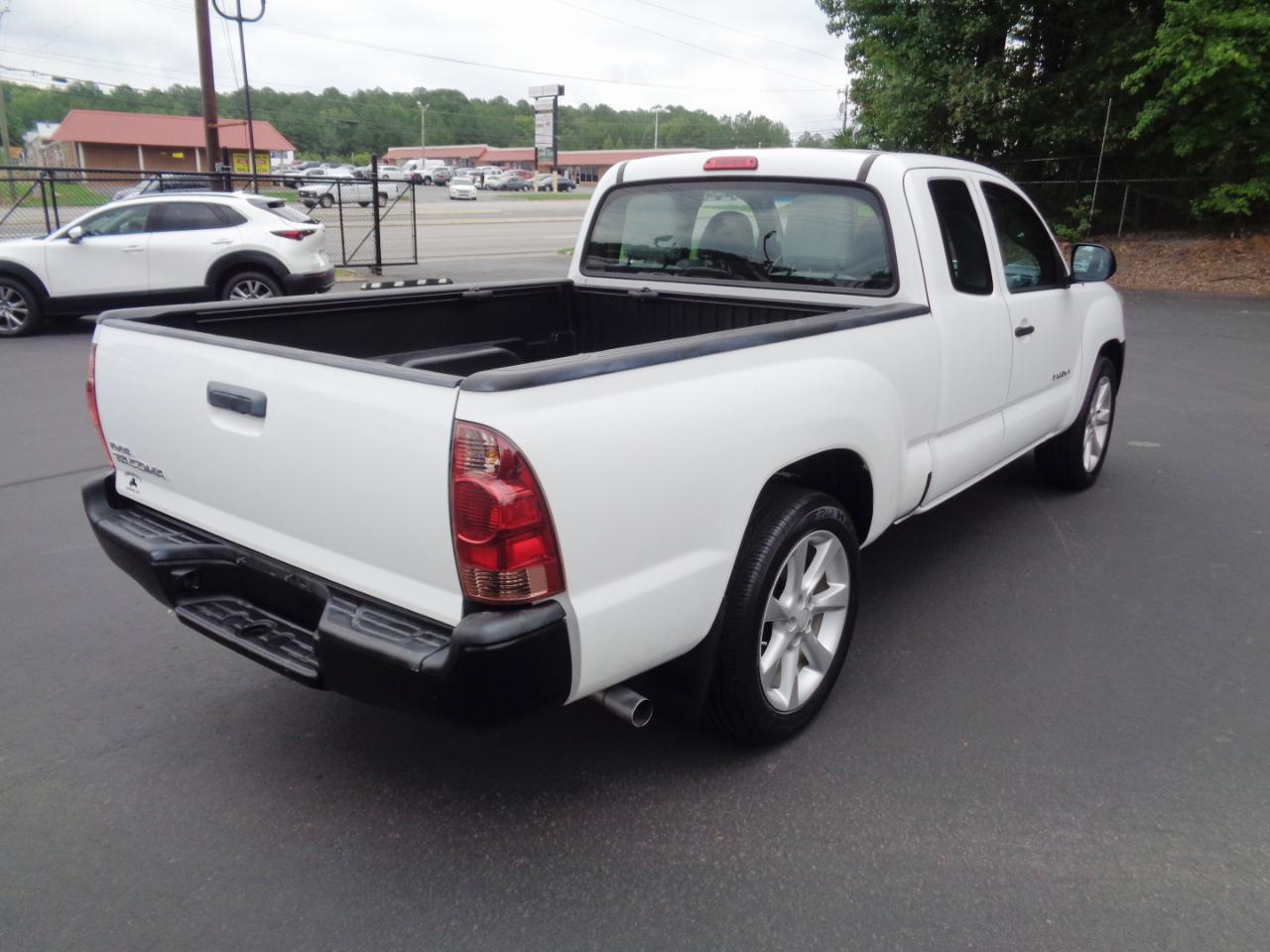 Toyota Tacoma 2WD Access Cab I4 AT (Natl) 2014