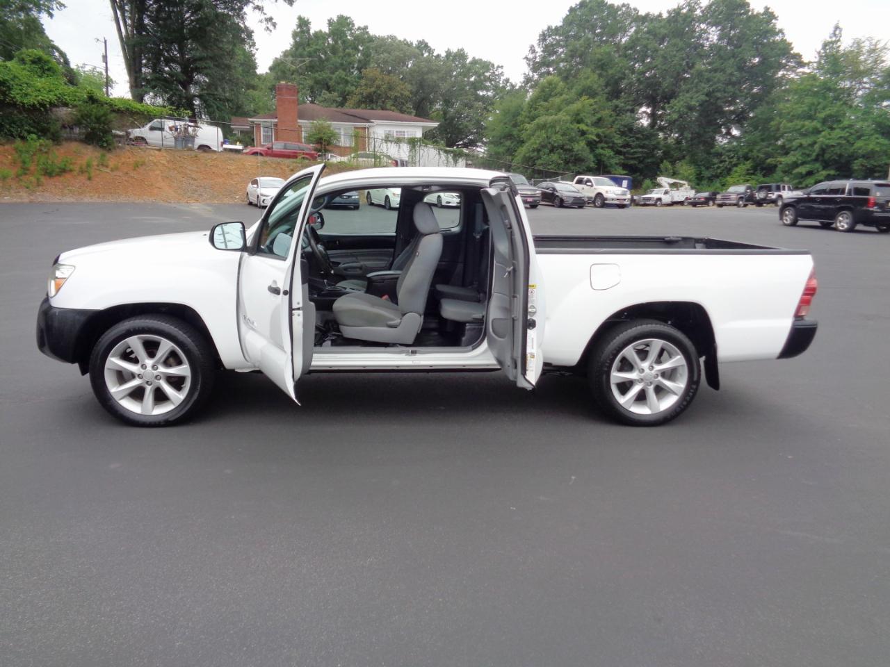 Toyota Tacoma 2WD Access Cab I4 AT (Natl) 2014