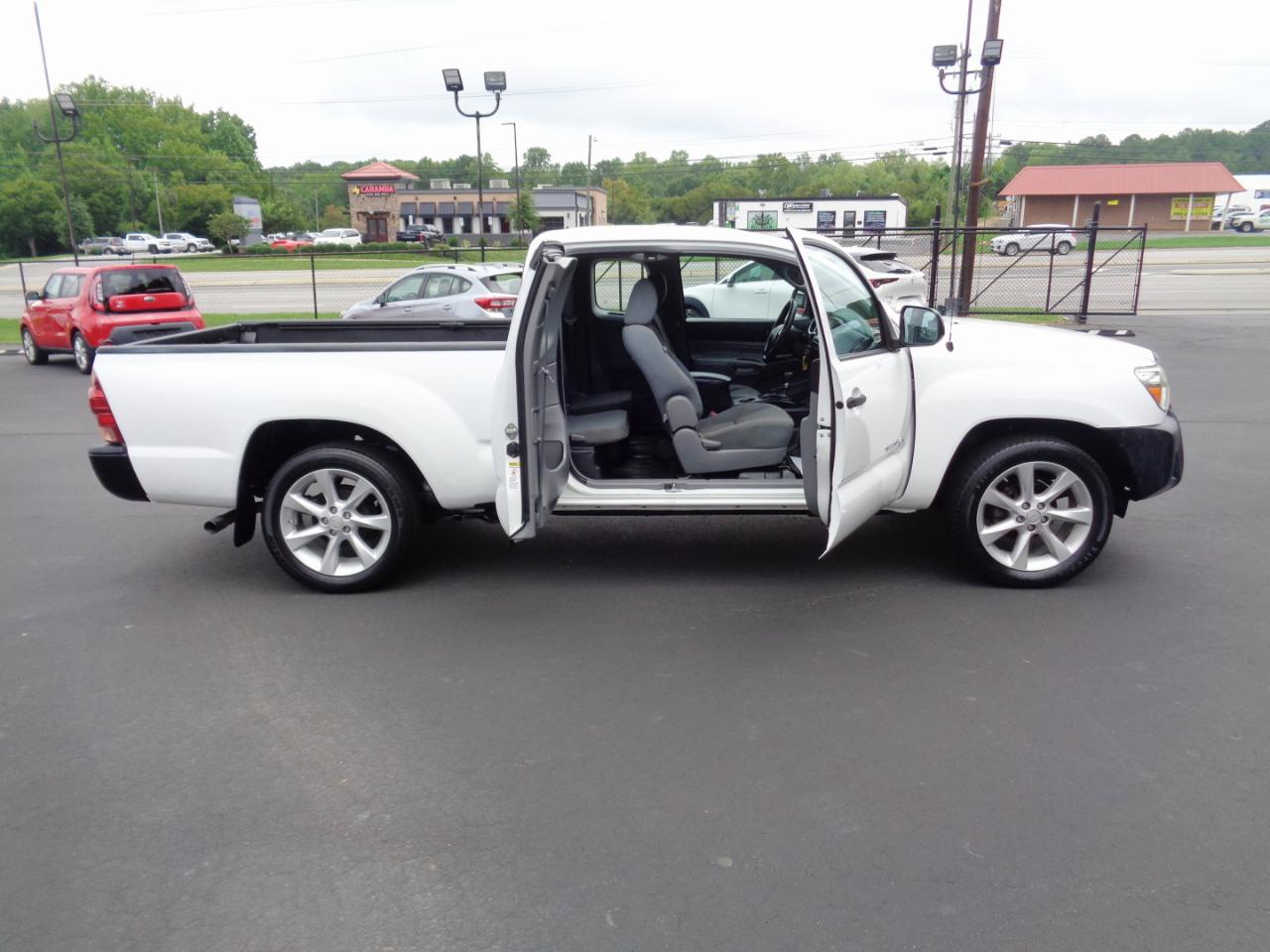 Toyota Tacoma 2WD Access Cab I4 AT (Natl) 2014