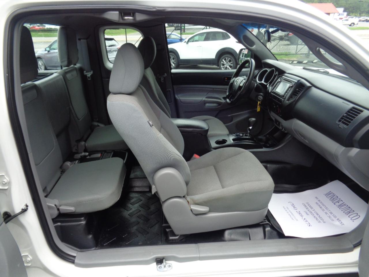 Toyota Tacoma 2WD Access Cab I4 AT (Natl) 2014