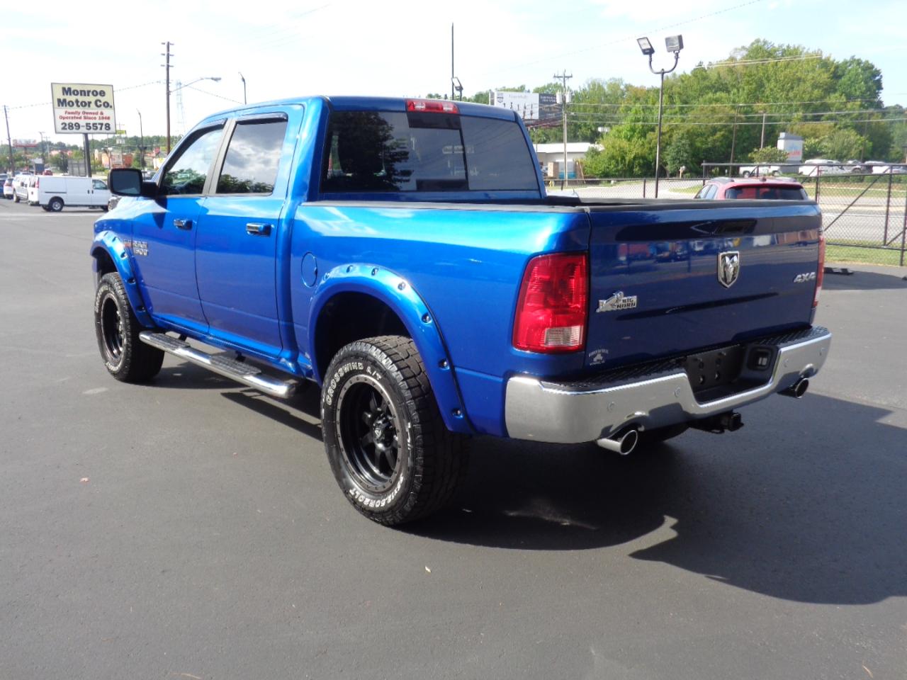 RAM 1500 Big Horn 4x4 Crew Cab 5'7" Box 2017
