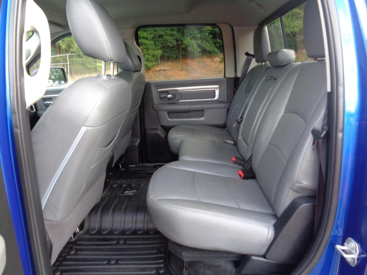 RAM 1500 Big Horn 4x4 Crew Cab 5'7" Box 2017