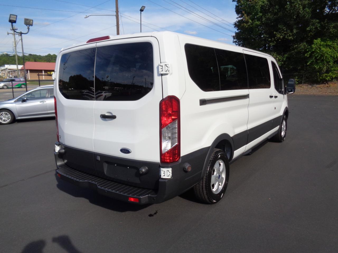 Ford Transit Passenger Wagon T-350 148" Low Roof XLT Sliding RH Dr 2018