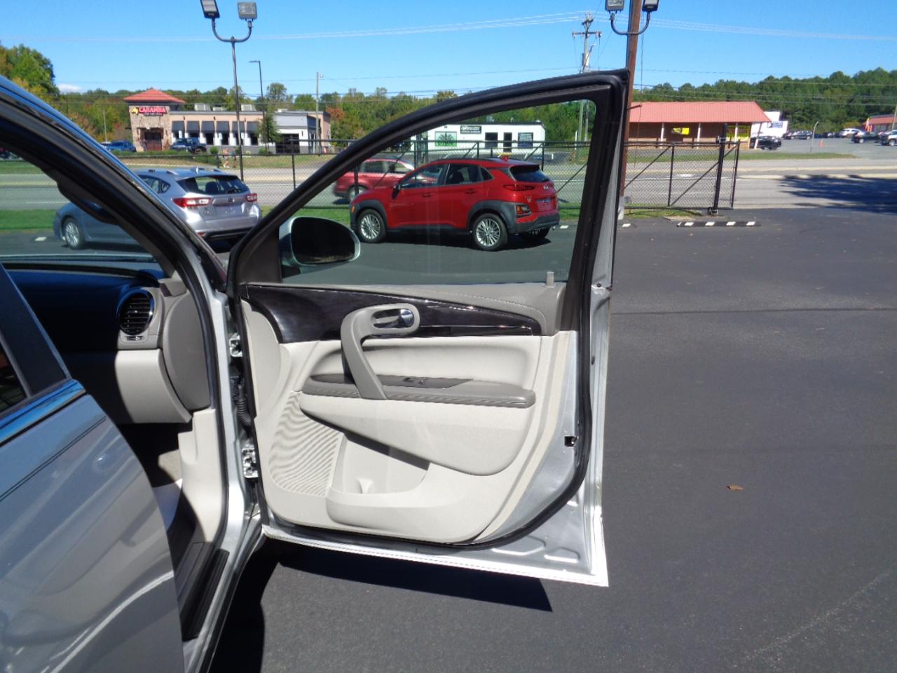 Buick Enclave FWD 4dr Convenience 2016