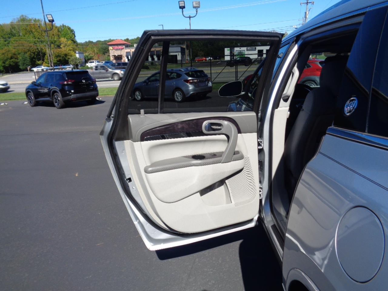 Buick Enclave FWD 4dr Convenience 2016