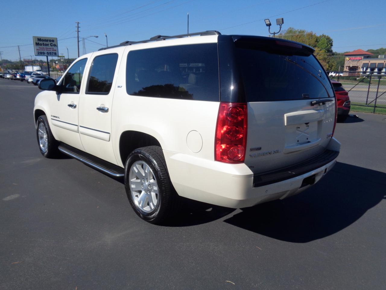 GMC Yukon XL 4WD 4dr 1500 SLE 2008