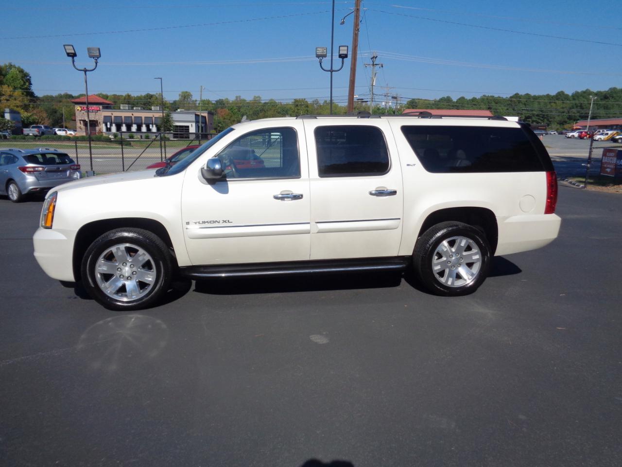 GMC Yukon XL 4WD 4dr 1500 SLE 2008