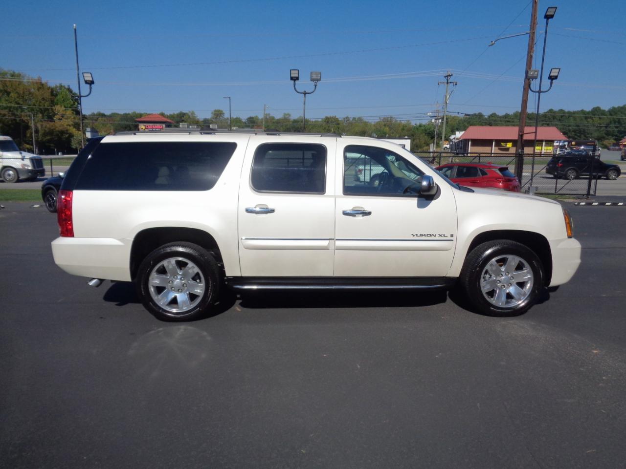GMC Yukon XL 4WD 4dr 1500 SLE 2008