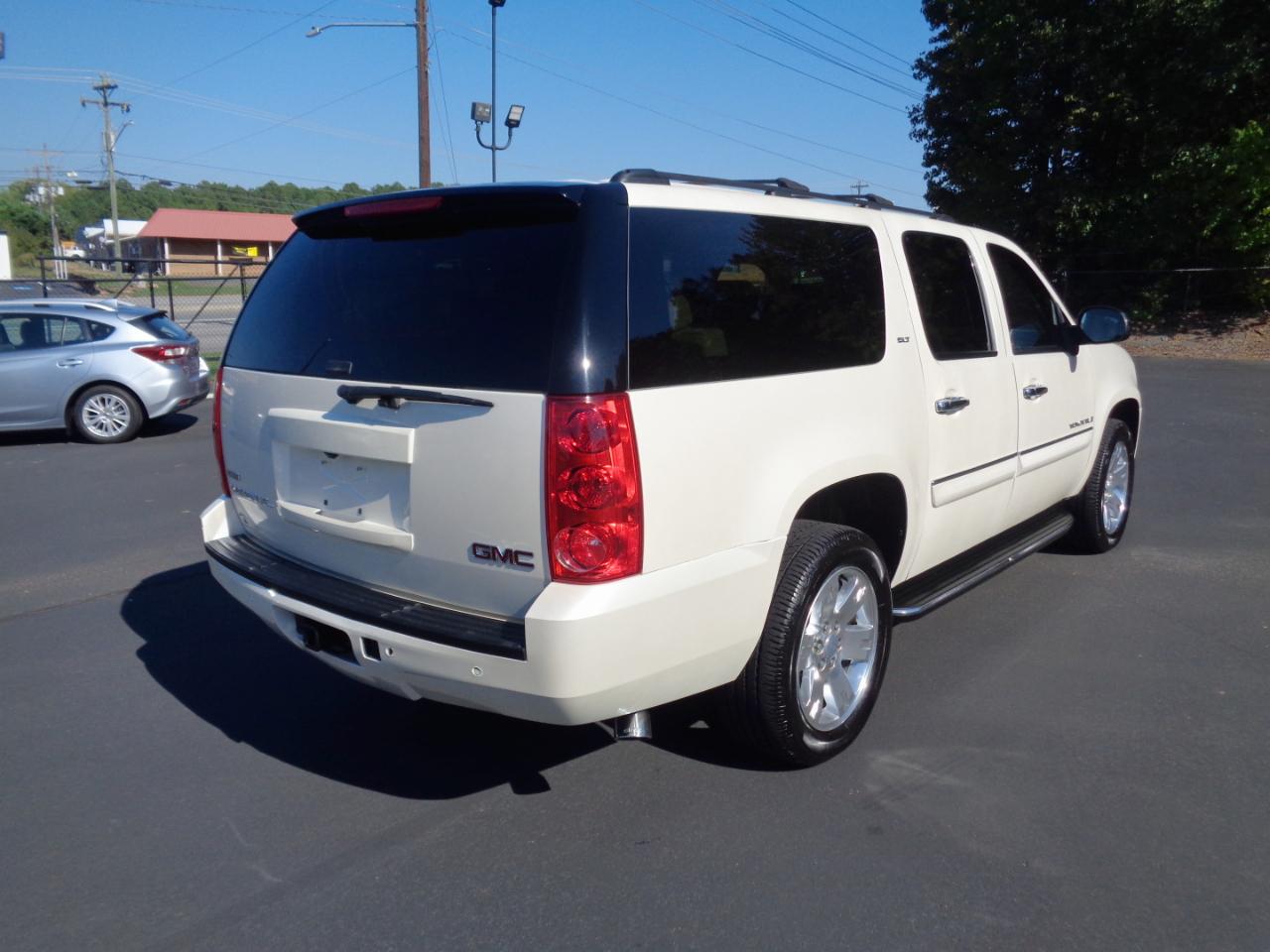 GMC Yukon XL 4WD 4dr 1500 SLE 2008