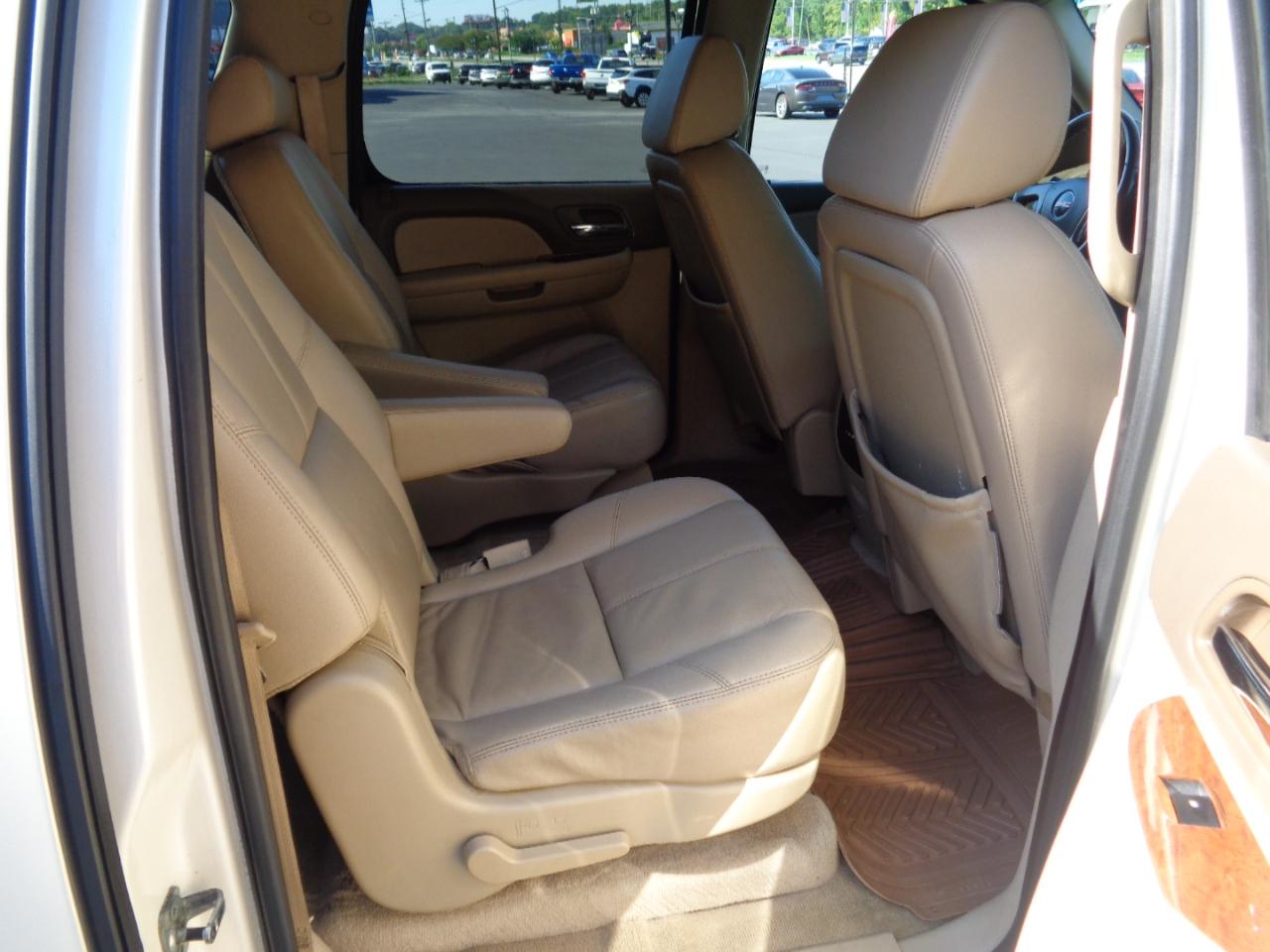 GMC Yukon XL 4WD 4dr 1500 SLE 2008