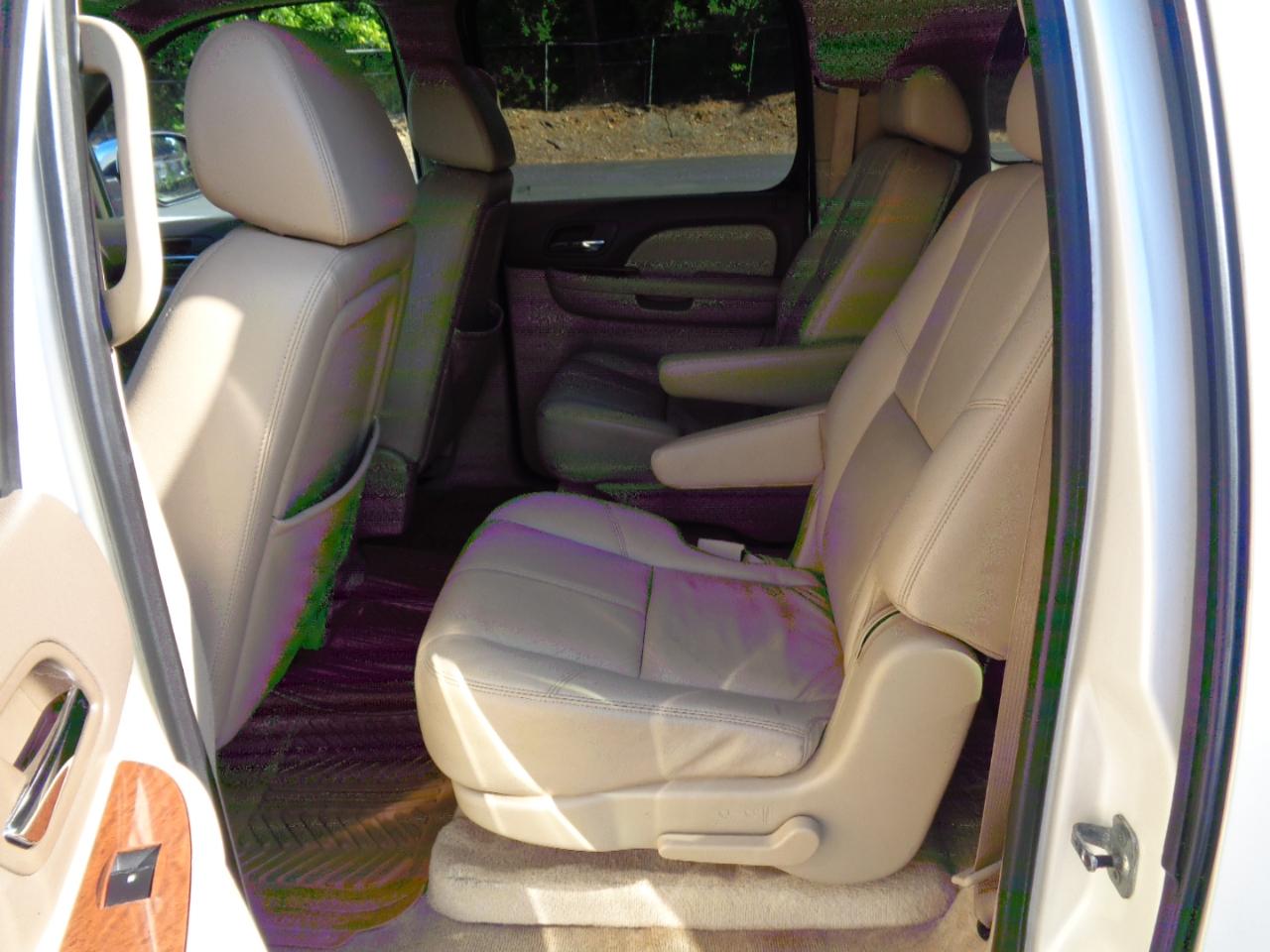 GMC Yukon XL 4WD 4dr 1500 SLE 2008