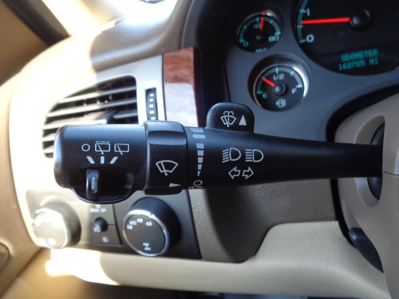 GMC Yukon XL 4WD 4dr 1500 SLE 2008
