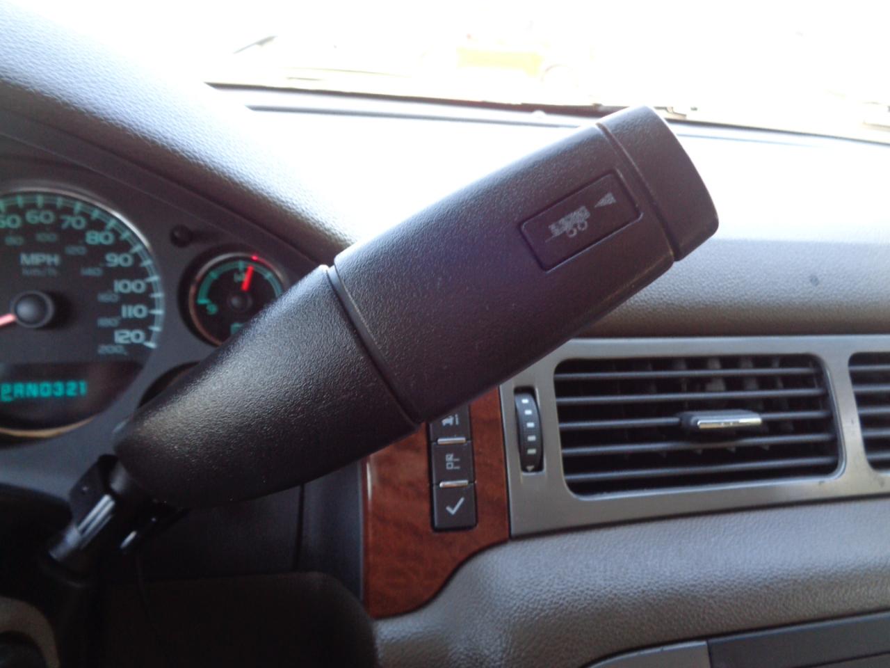 GMC Yukon XL 4WD 4dr 1500 SLE 2008