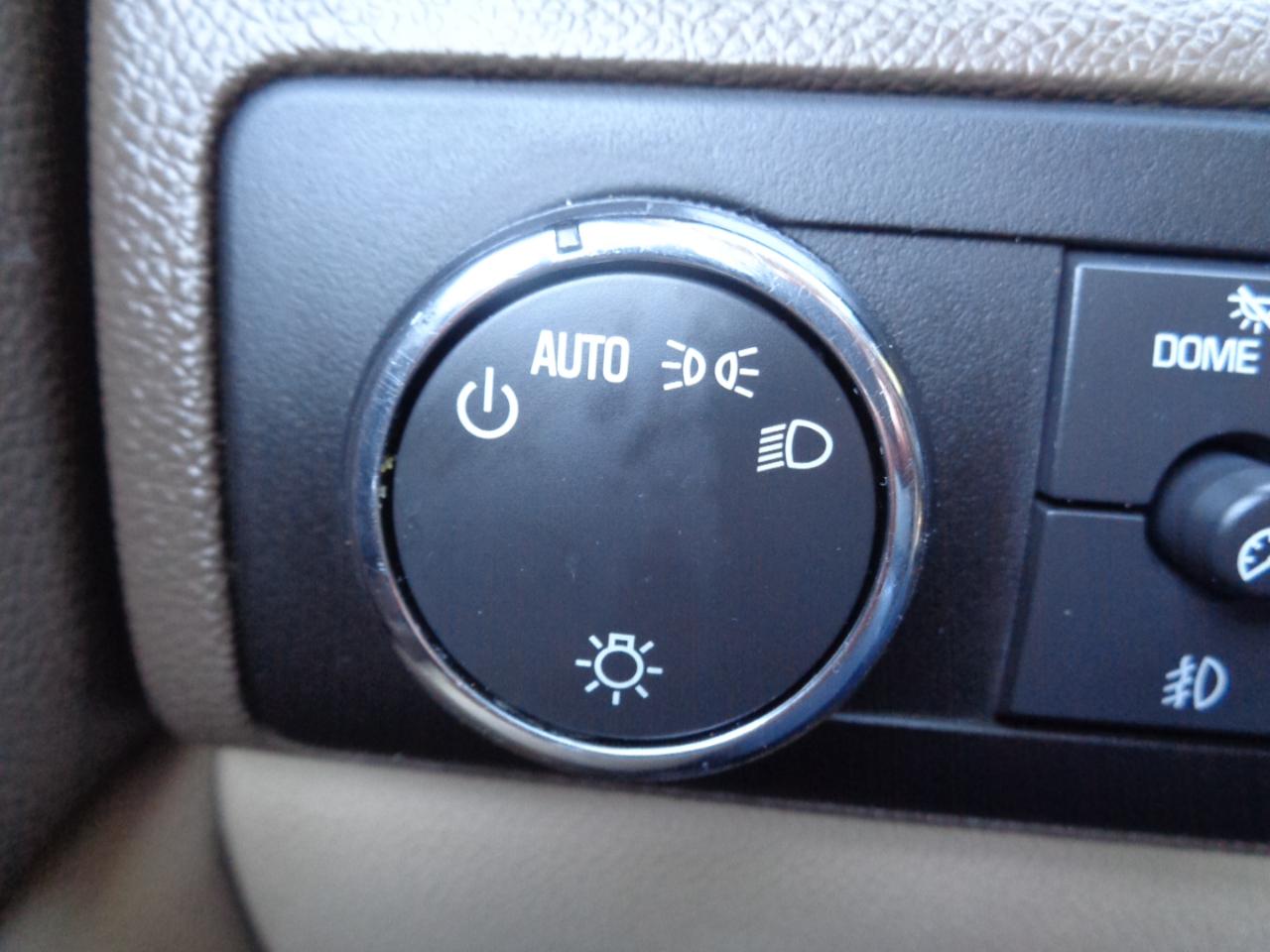 GMC Yukon XL 4WD 4dr 1500 SLE 2008
