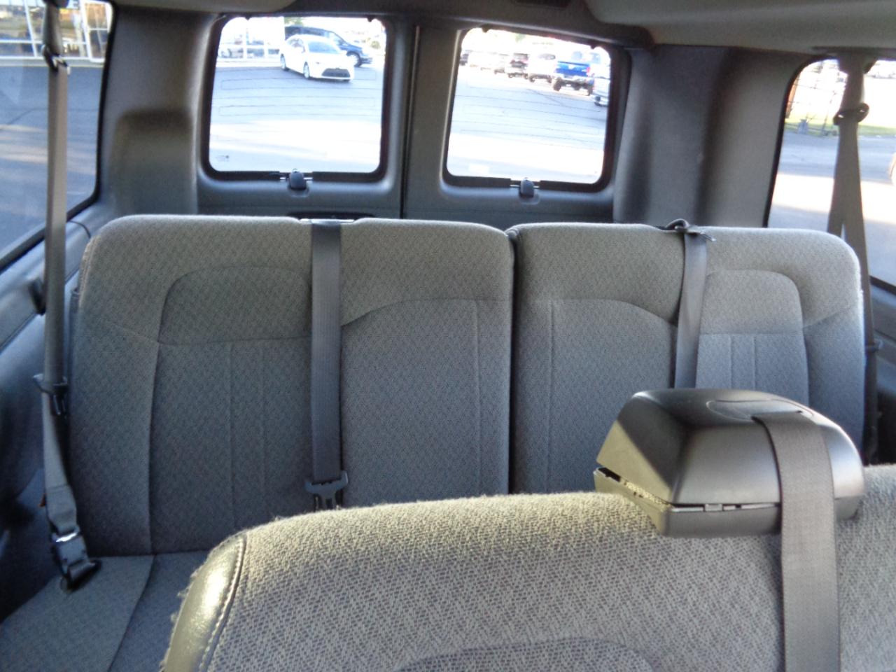 Chevrolet Express Passenger RWD 3500 155" LT 2025