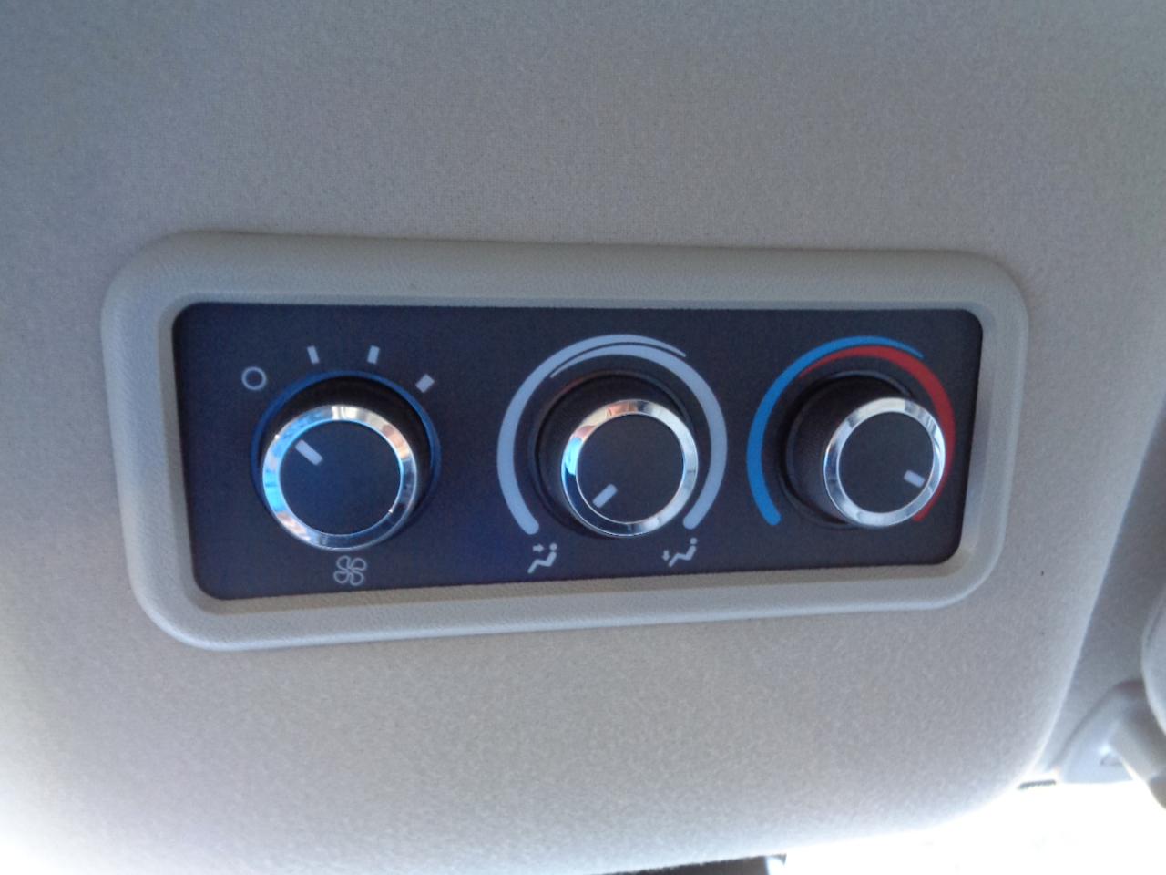 Chevrolet Express Passenger RWD 3500 155" LT 2025