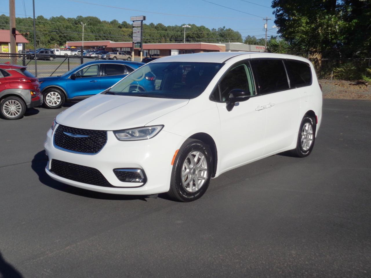 Chrysler Pacifica Touring L FWD 2024