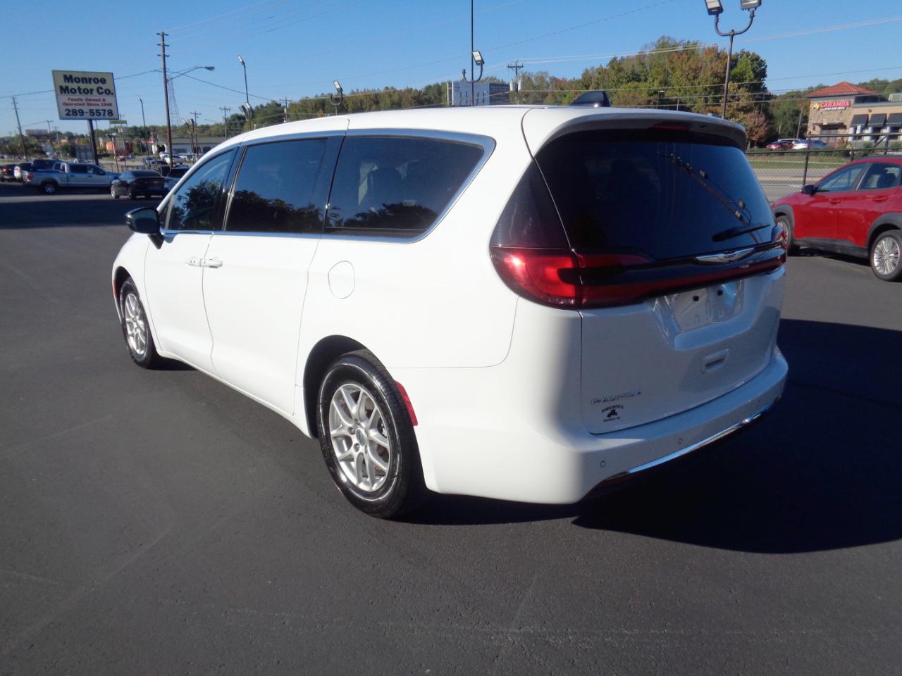 Chrysler Pacifica Touring L FWD 2024