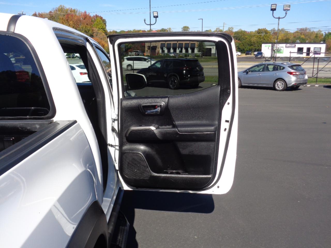 Toyota Tacoma 4WD TRD Off Road Double Cab 5' Bed V6 AT (Natl) 2023