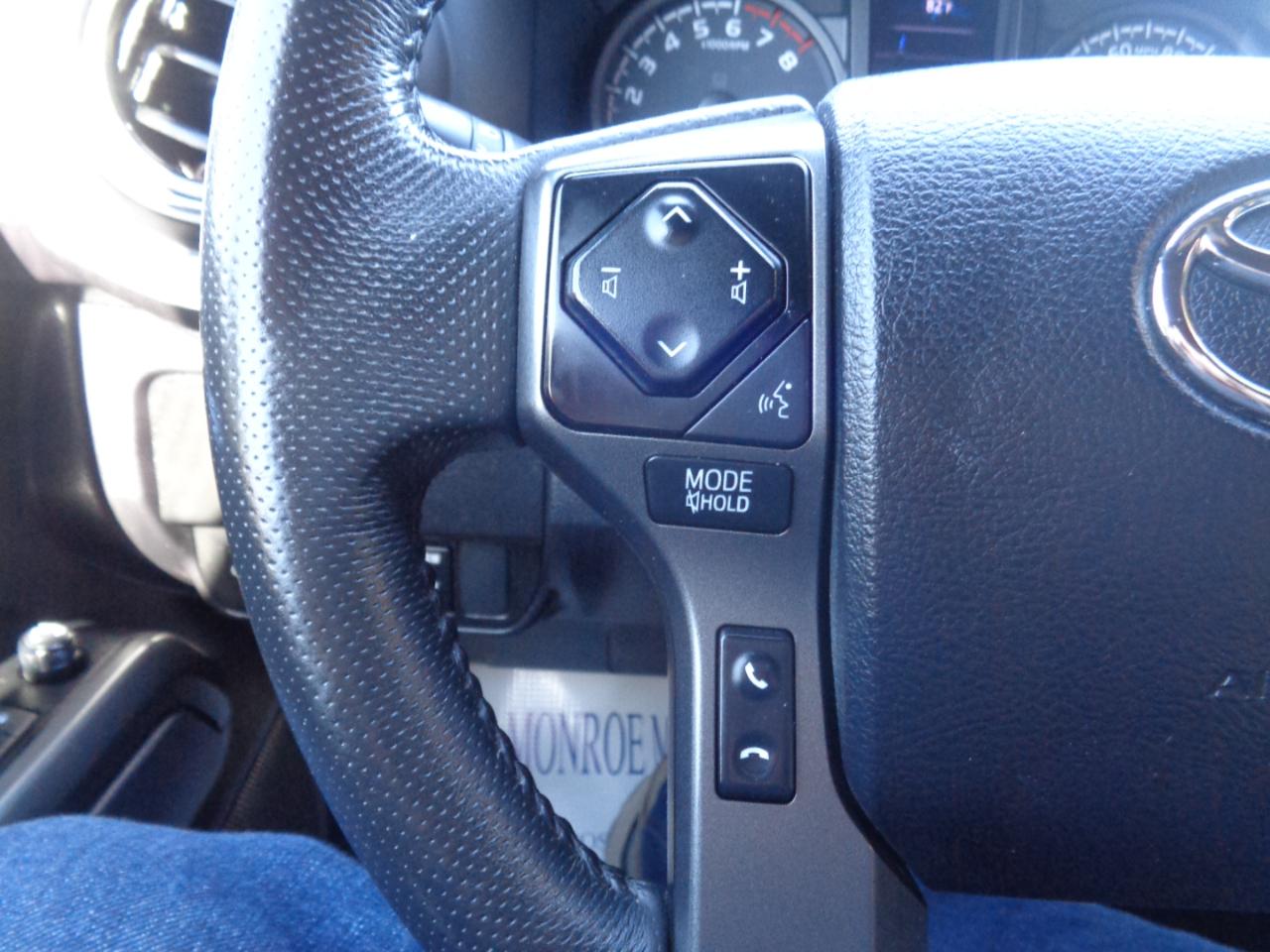 Toyota Tacoma 4WD TRD Off Road Double Cab 5' Bed V6 AT (Natl) 2023