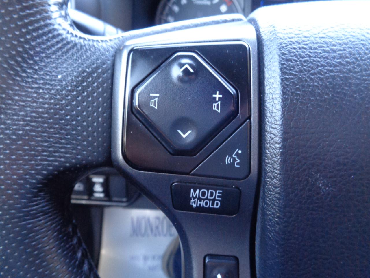 Toyota Tacoma 4WD TRD Off Road Double Cab 5' Bed V6 AT (Natl) 2023