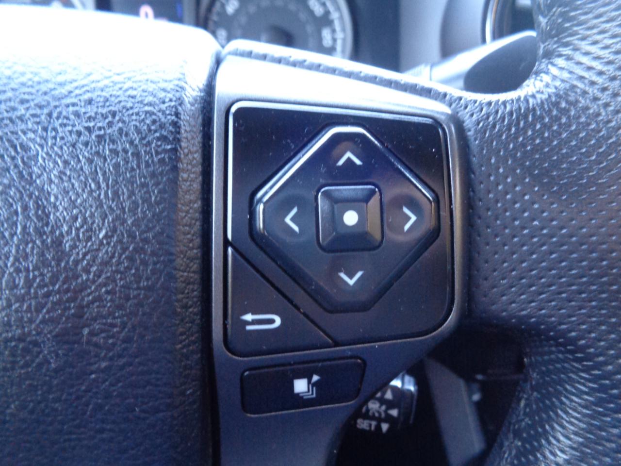 Toyota Tacoma 4WD TRD Off Road Double Cab 5' Bed V6 AT (Natl) 2023