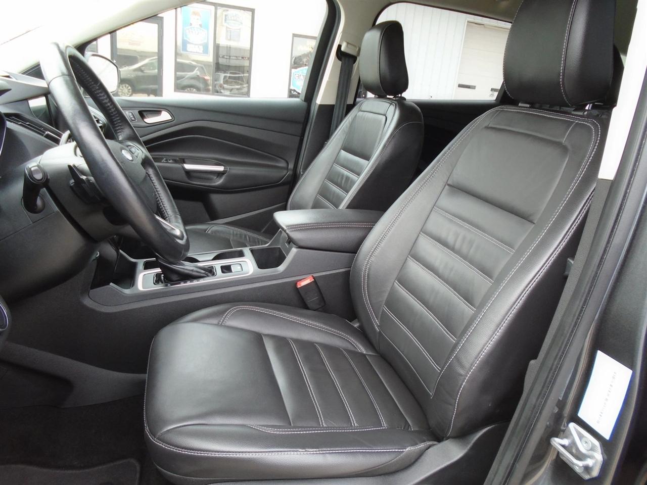 Ford Escape Titanium 4WD 2018