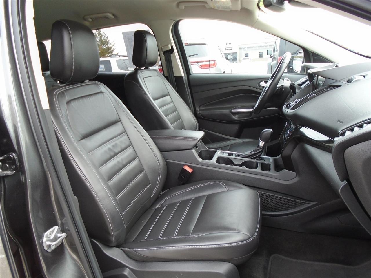 Ford Escape Titanium 4WD 2018