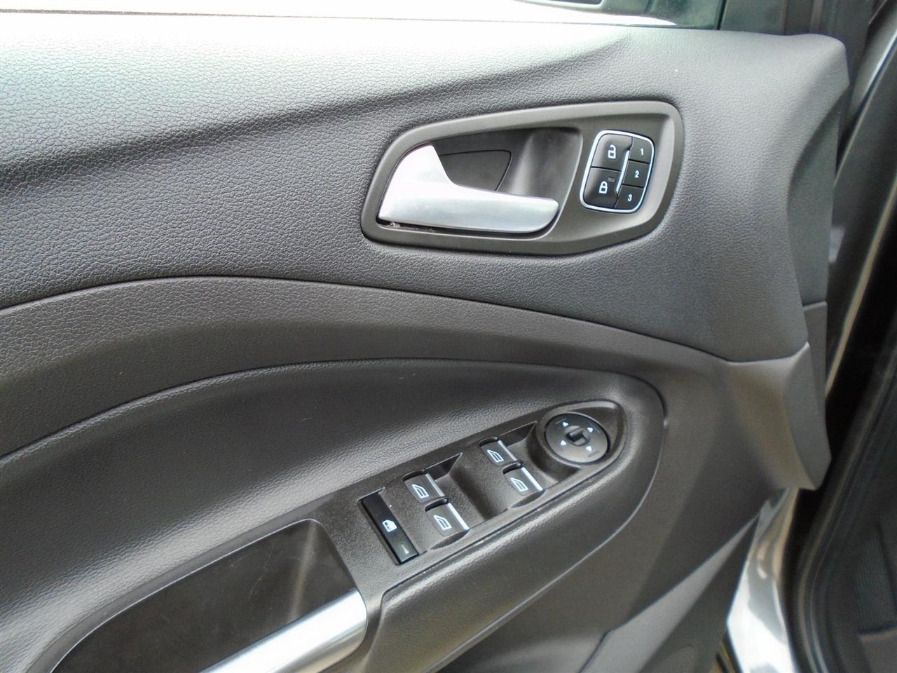 Ford Escape Titanium 4WD 2018