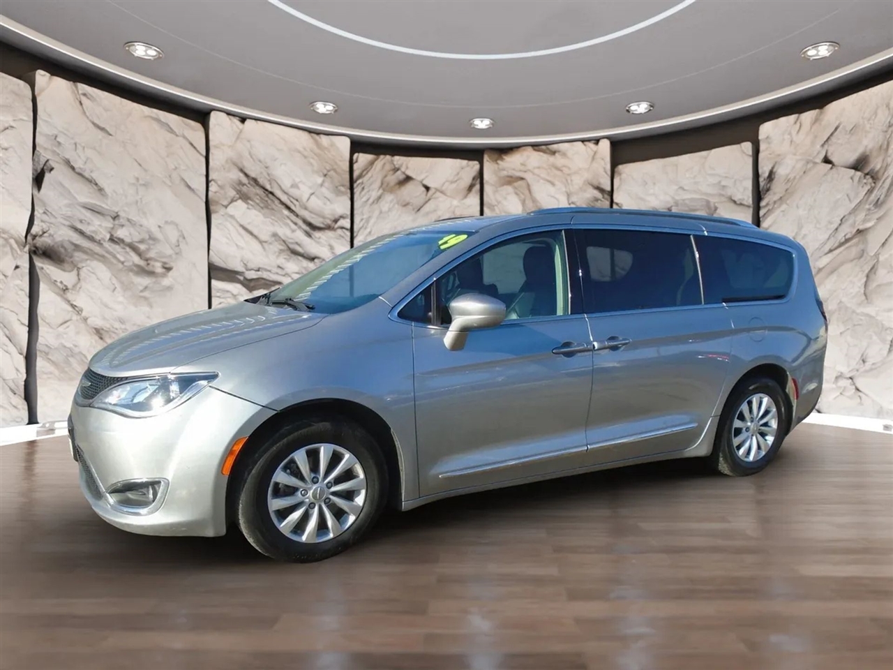 Chrysler Pacifica Touring L FWD 2019