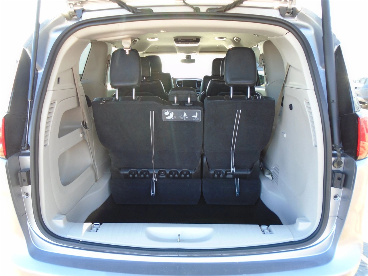 Chrysler Pacifica Touring L FWD 2019