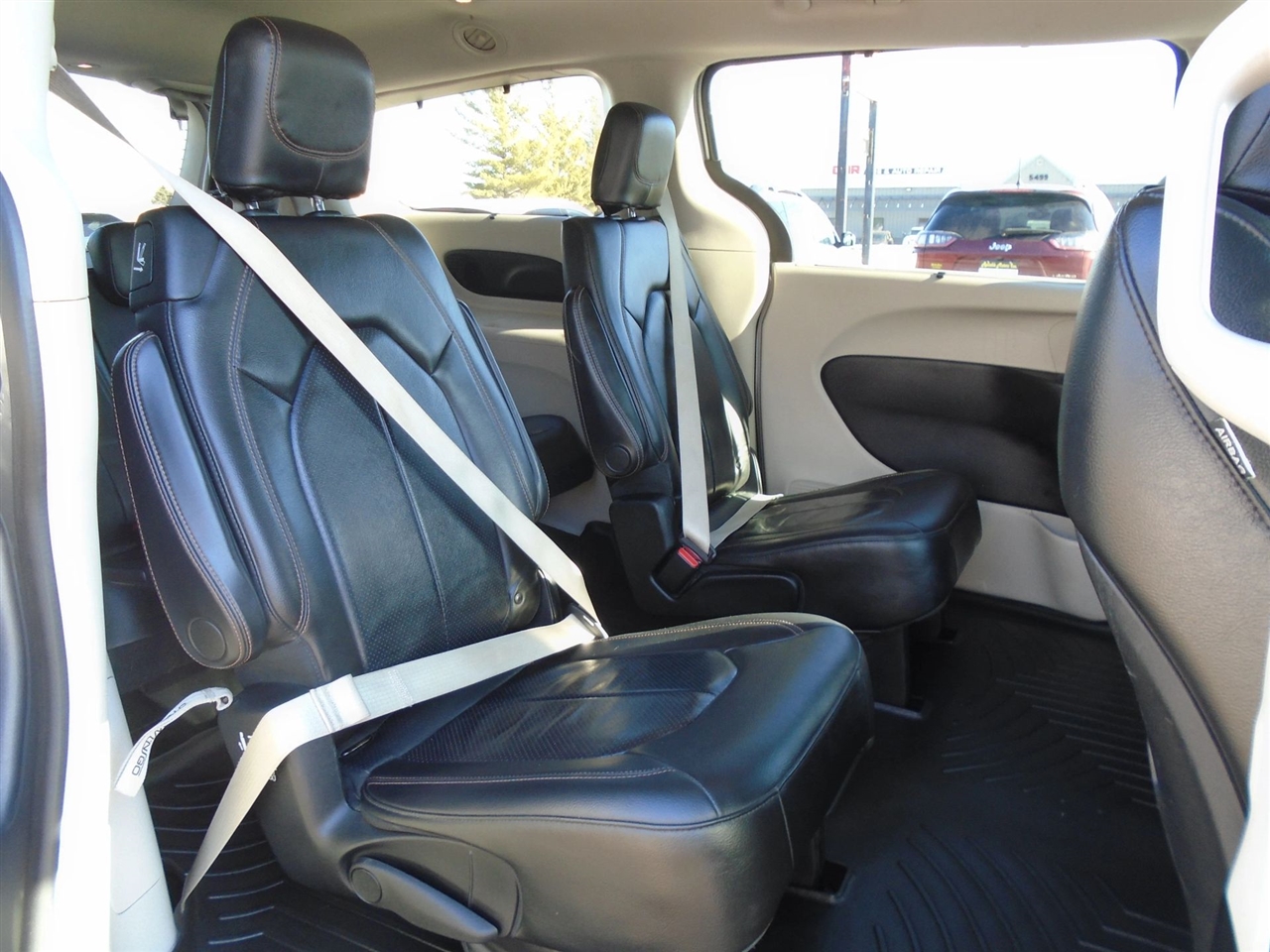 Chrysler Pacifica Touring L FWD 2019