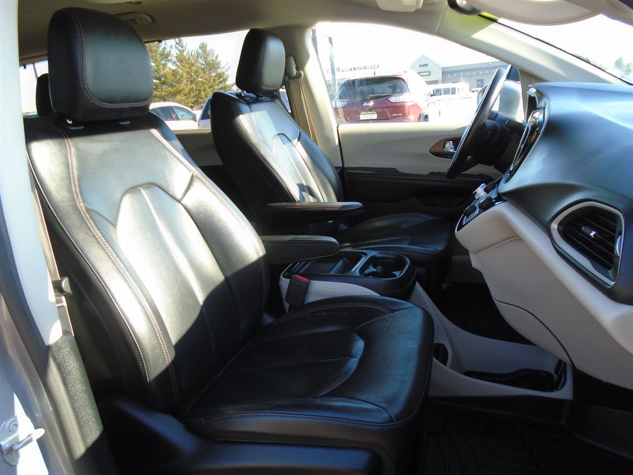 Chrysler Pacifica Touring L FWD 2019