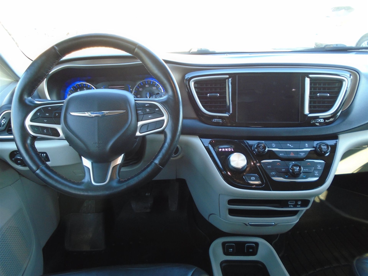 Chrysler Pacifica Touring L FWD 2019