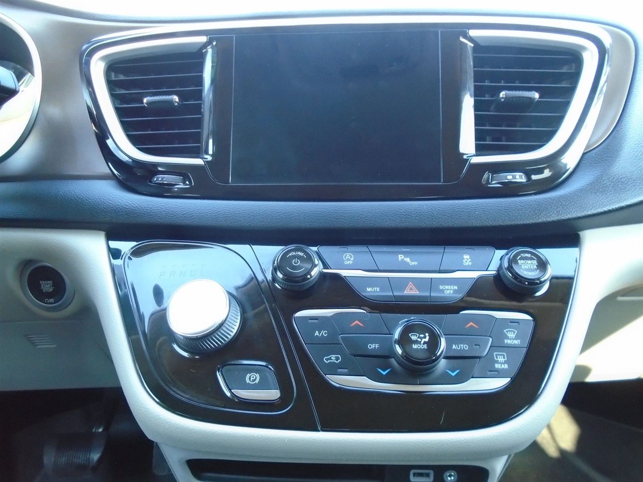 Chrysler Pacifica Touring L FWD 2019