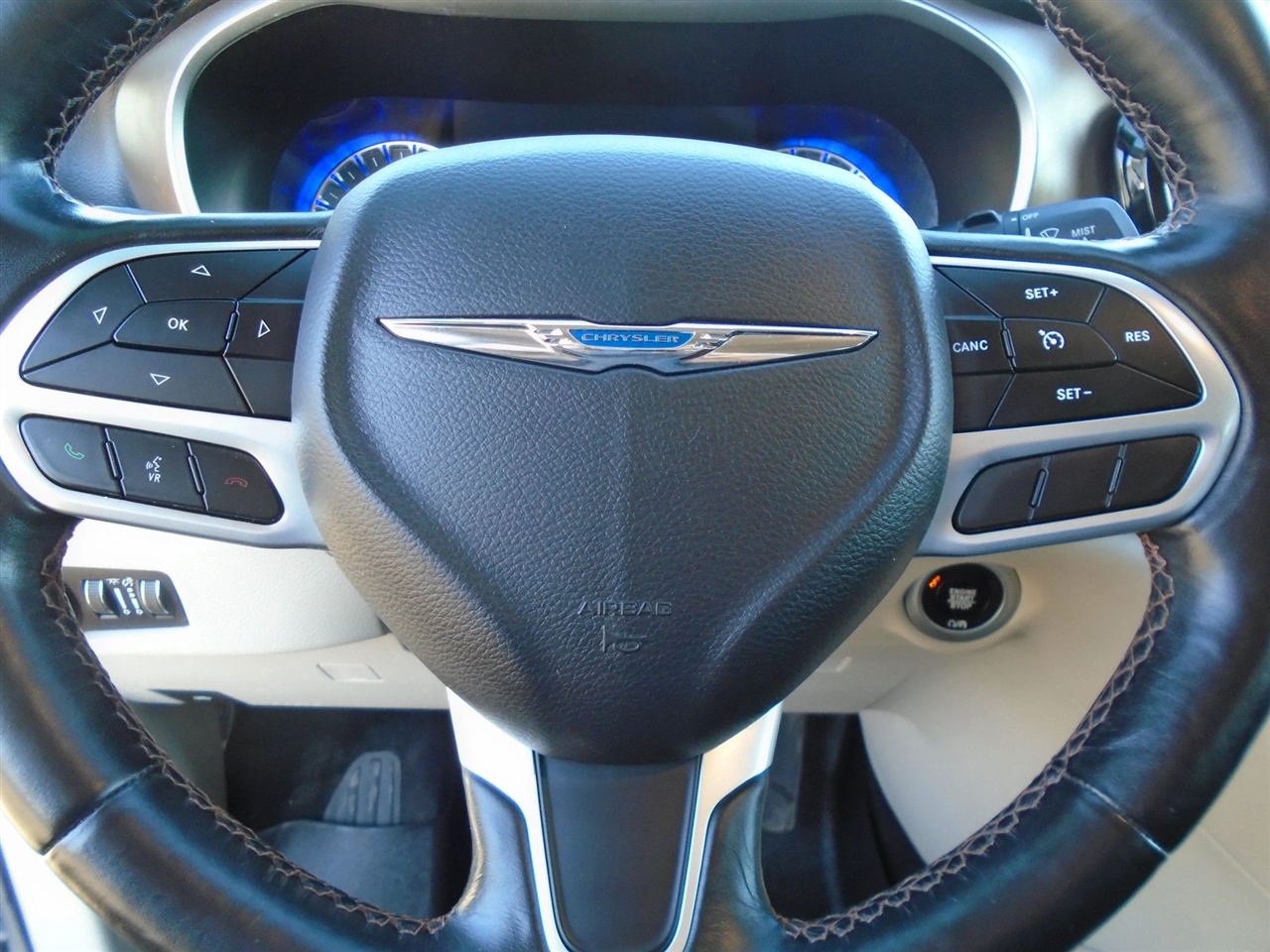 Chrysler Pacifica Touring L FWD 2019